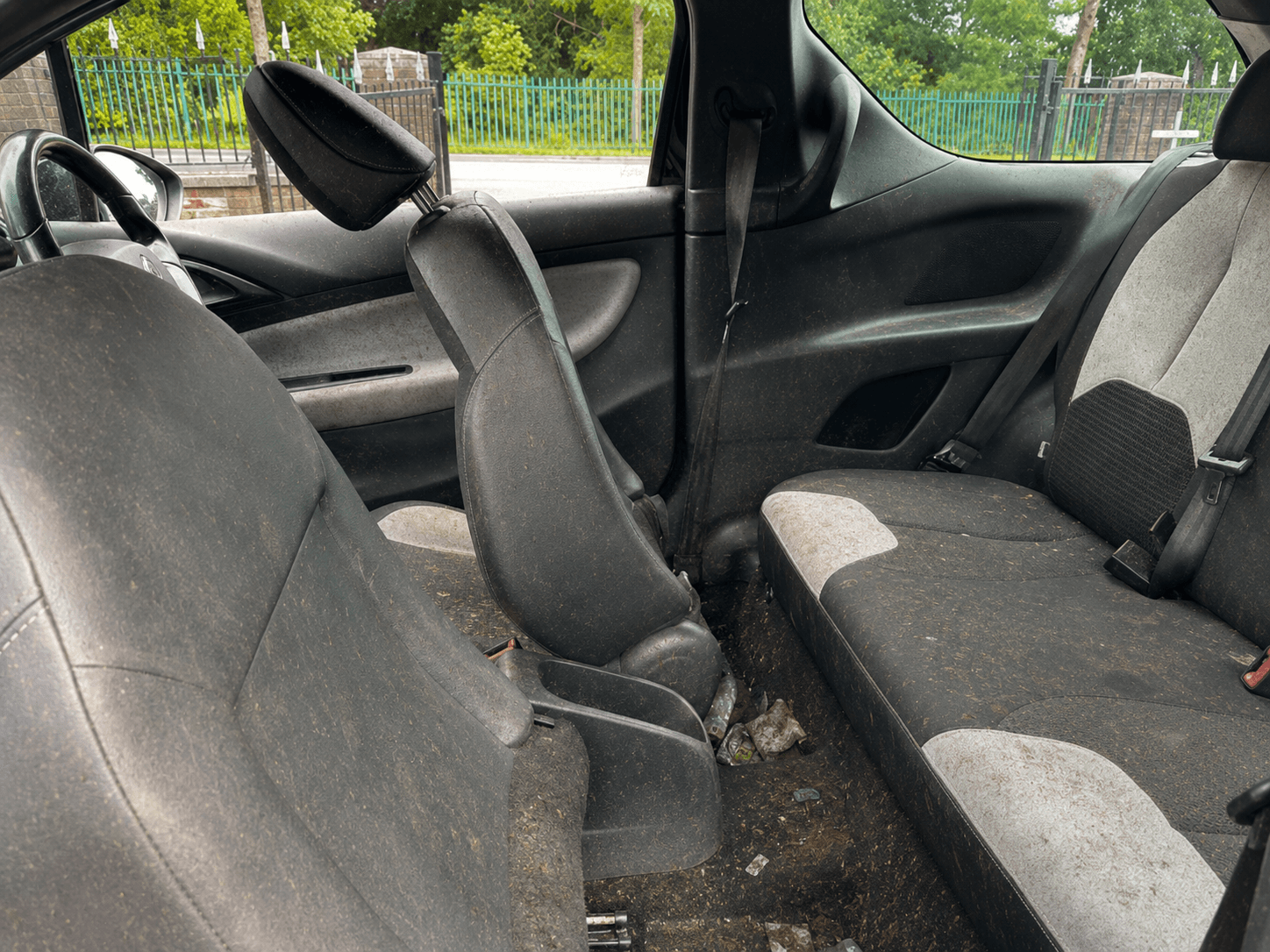 Rear seats before CarPack AI cleanup
